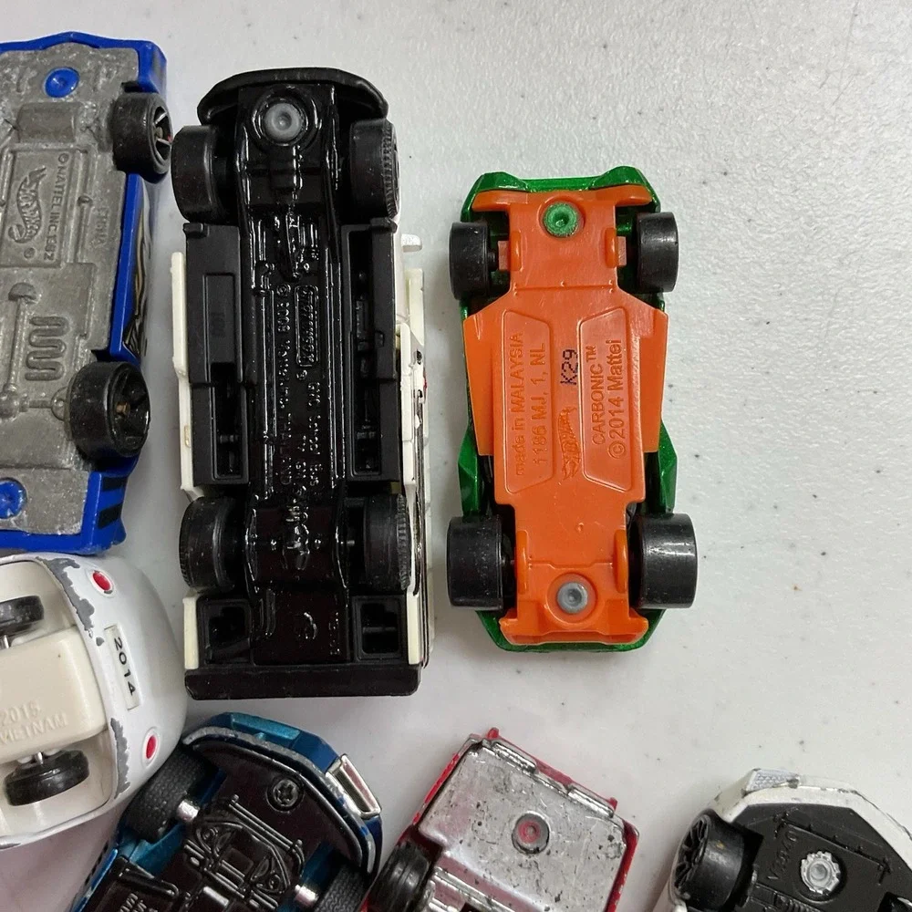 Hot Wheels Matchbox Tomica Diecast Cars Lot of 9 Ferrari Chevy Disney Bus 1/64